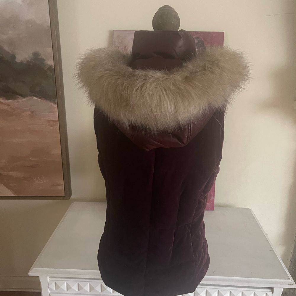 Marc New York Women's Burgundy Puffer Vest with Fur Trim - Picture 2 of 12